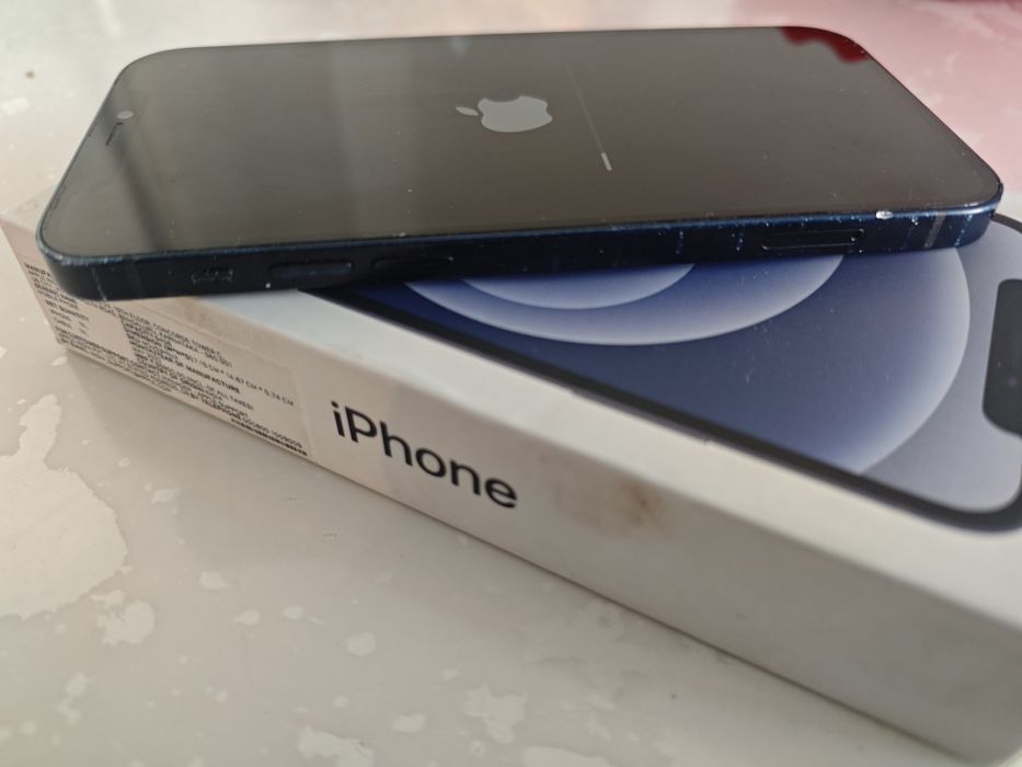 iPhone 12 64GB. iPhone