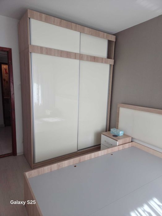 Inchiriez apartament 2 camere, in Burdujeni, zona Moldova