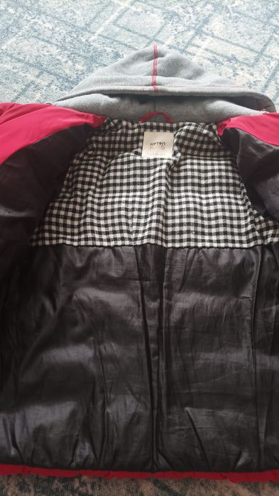 Продам куртку демисезонную