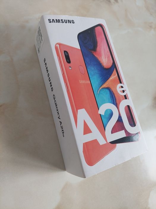 Vând Samsung Galaxy A20e [portocaliu] la cutie + husă //poze reale