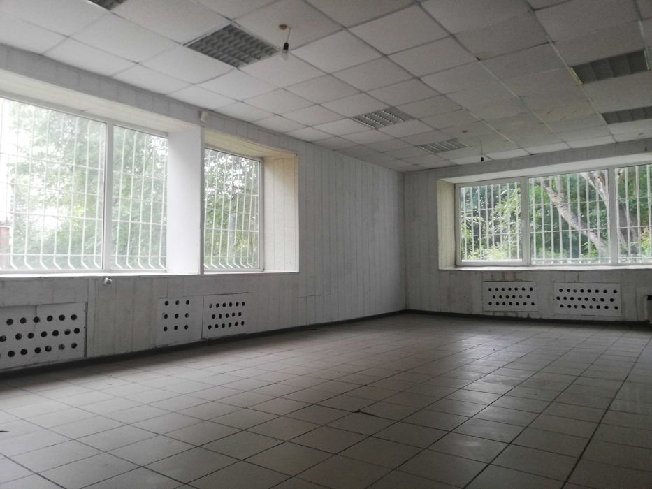 Здание 184кв, земля и 2-х комнатная кв Продам или меняю на автомобиль.