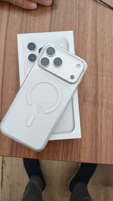 Apple 17 pro max