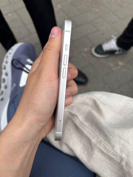 iPhone 13  продам