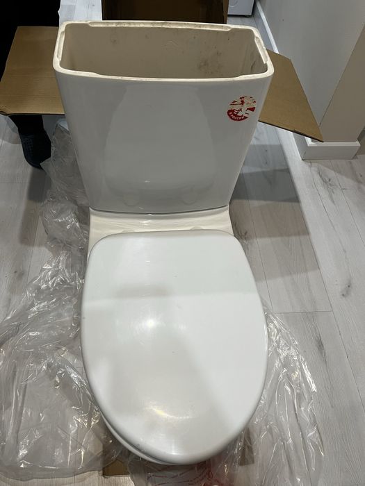 Продается унитаз с бочком Б/У.