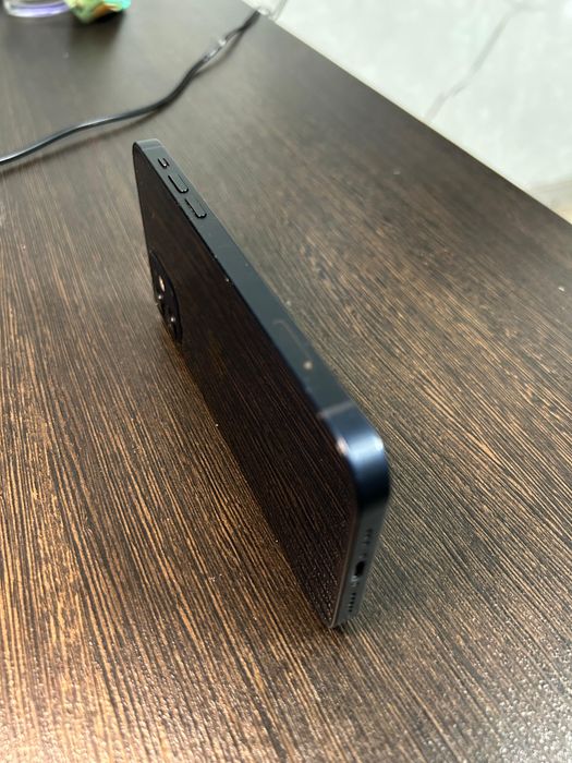 iPhone 12 128 гб аккумулятор 75% б/у