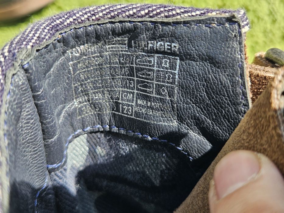 Tommy Hilfiger ботуши естествен велур N36