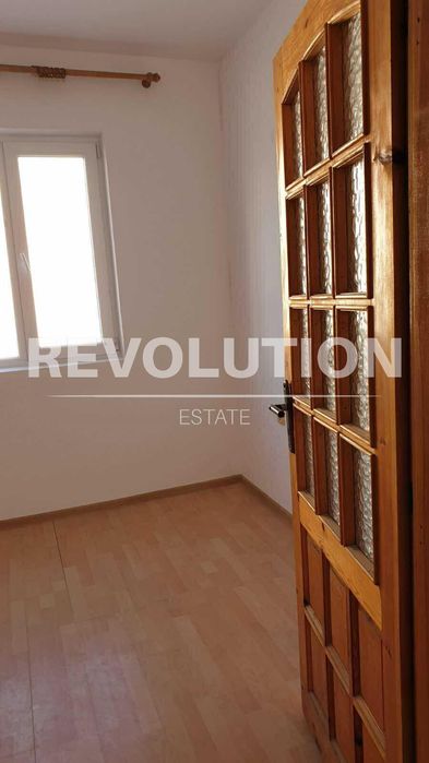 Дава се под наем Двустаен апартамент в Варна, Левски - 65 кв.м за 200 € - Снимка #3