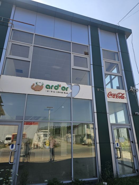 Vand  spatiu comercial sau depozitare