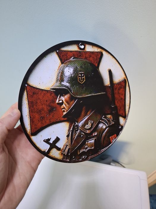 Метална табела Войник