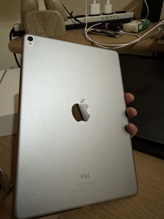 iPad Pro 128 gb 2017 karobka dakument