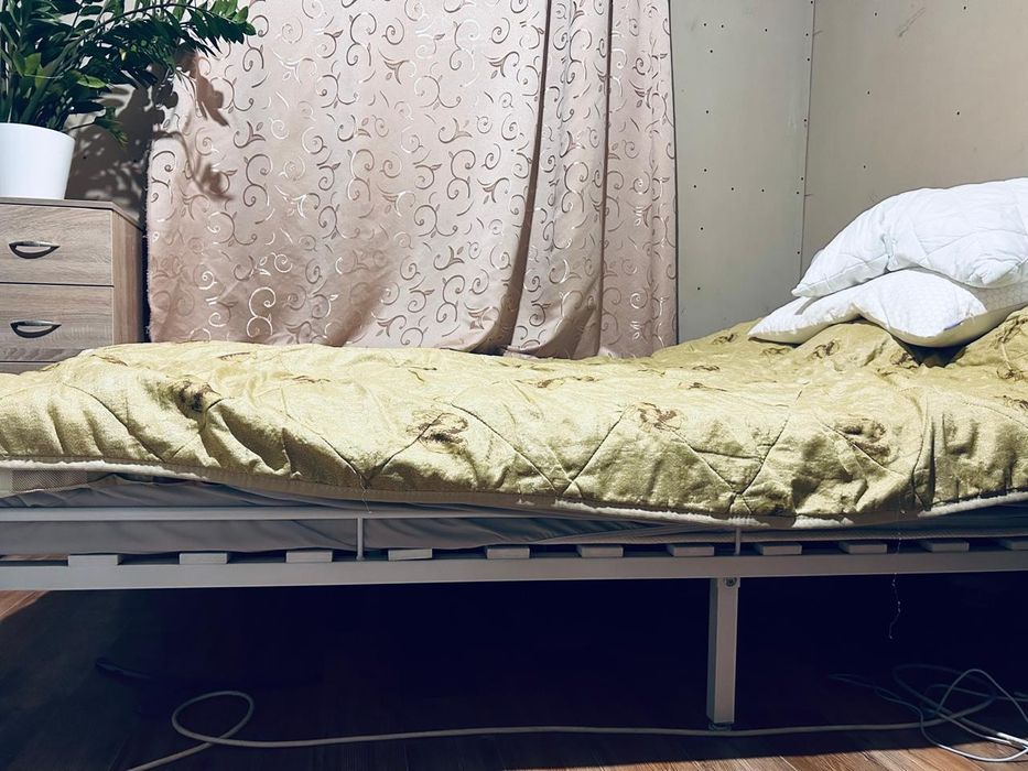 Продам двухспальную кровать