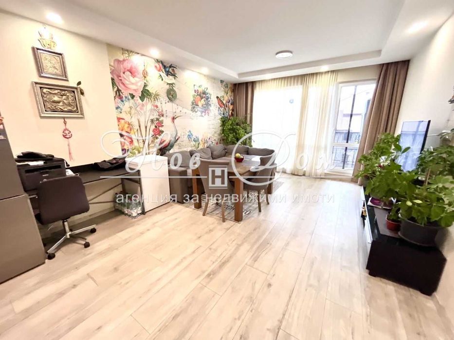 Продава се Тристаен апартамент в Варна, Бриз - 100 кв.м за 2435 €/кв.м - Снимка #1