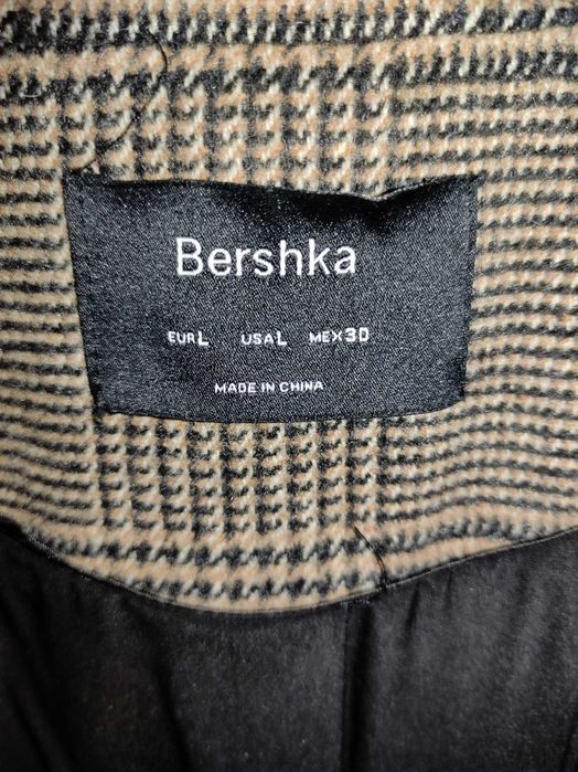 Ново дамско палто на Bershka
