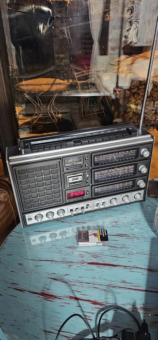 Radio grundigh satellite 3000 in stare perfecta