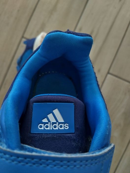 Încălțăminte sport adidas și skechers