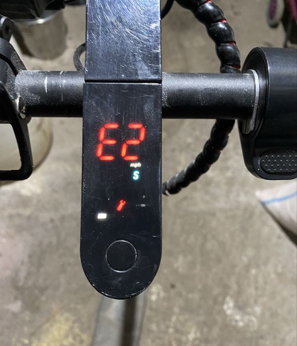 Vand trotineta electrica sau piesele acesteia