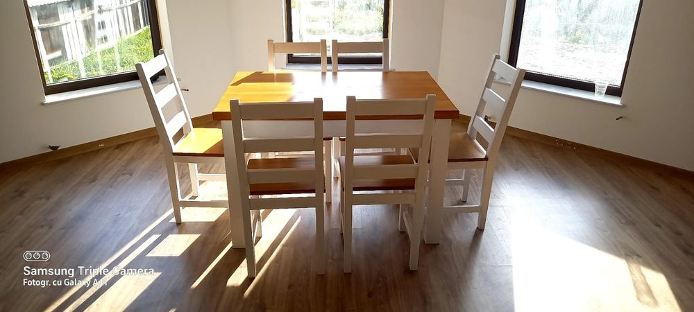 Scaune cu sezut din lemn masiv