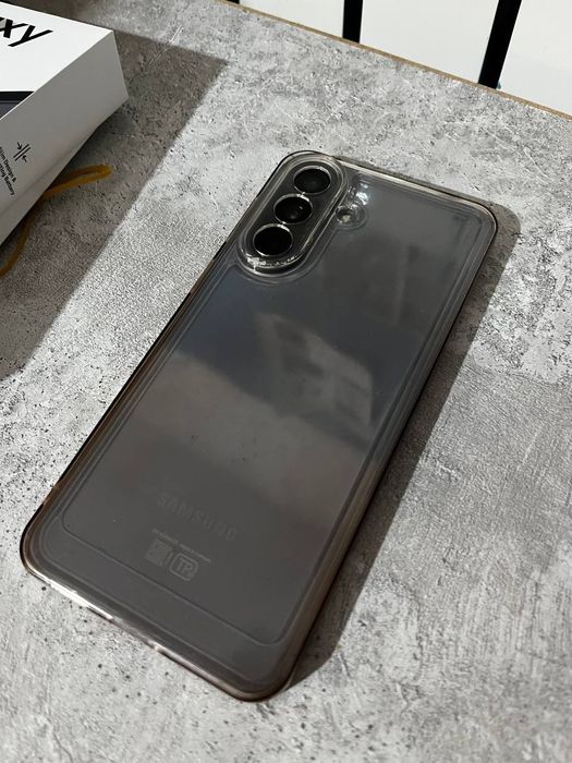 Продаю Samsung Galaxy A57 в отличном состоянии