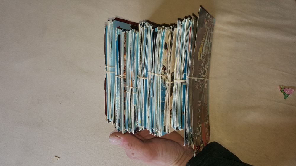 Продавам картички от 60-та и 70та година и други неща.