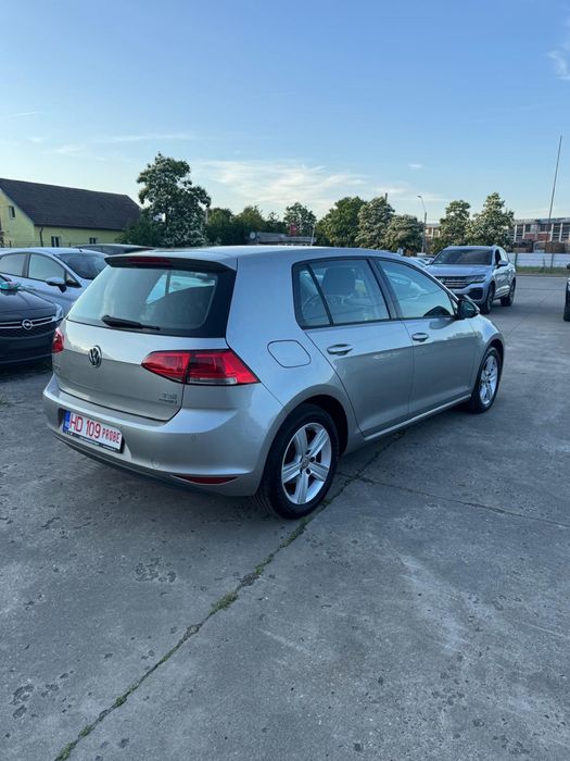 VOLKSWAGEN Golf 2012 — imagine 4