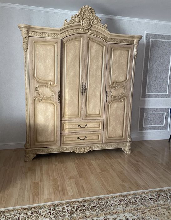 Продам спальний гарнитур