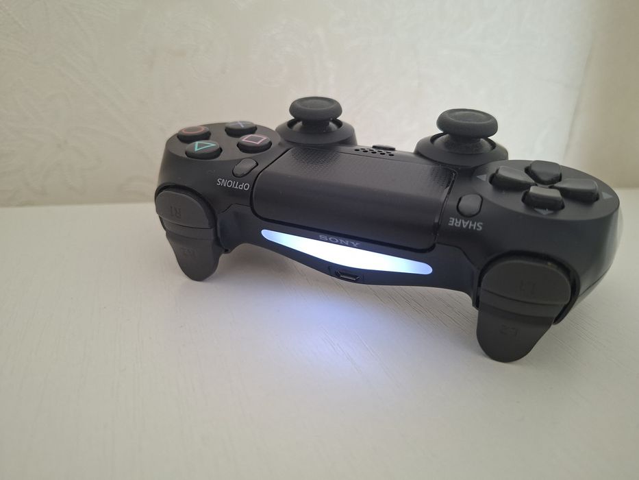 Джойстик для PlayStation 4