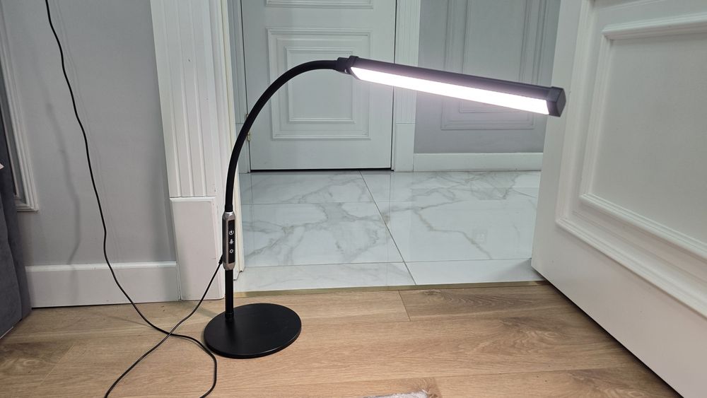 Лампа настольная