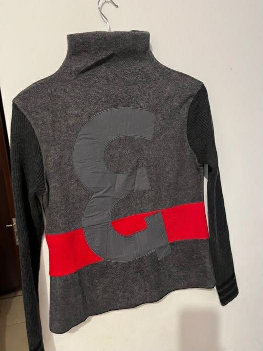 Блуза на марката PRADA