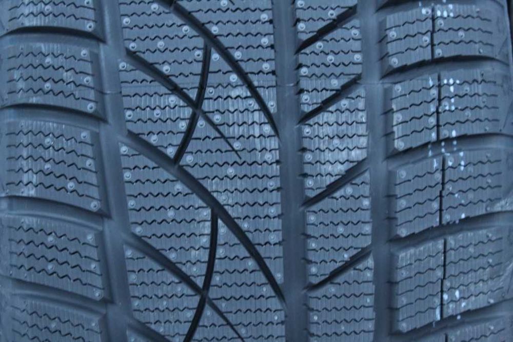 Anvelope iarna noi 235/55 R18, 104H, XL, RoadX, DOT 2025