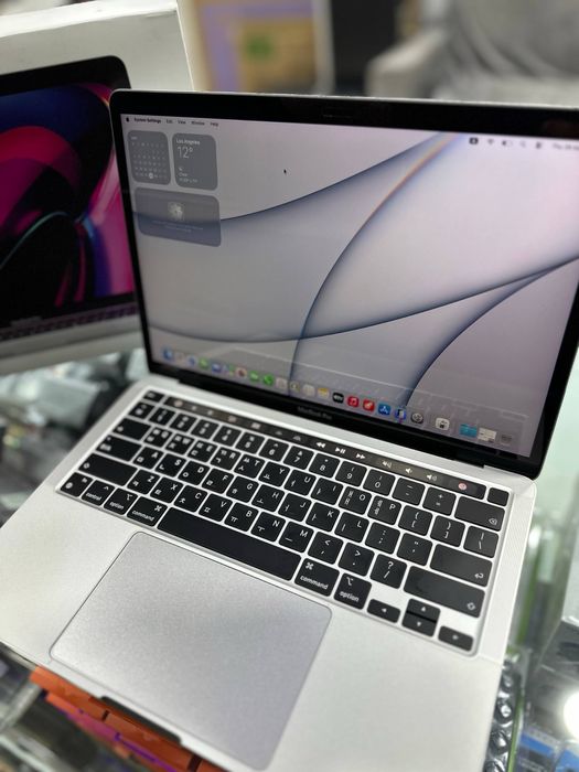 Macbook pro m2 13