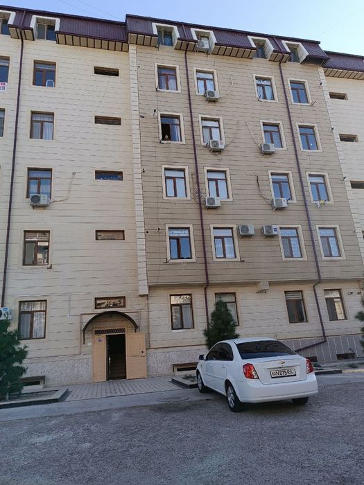 Buxoro shahrida srochno uy sotiladi