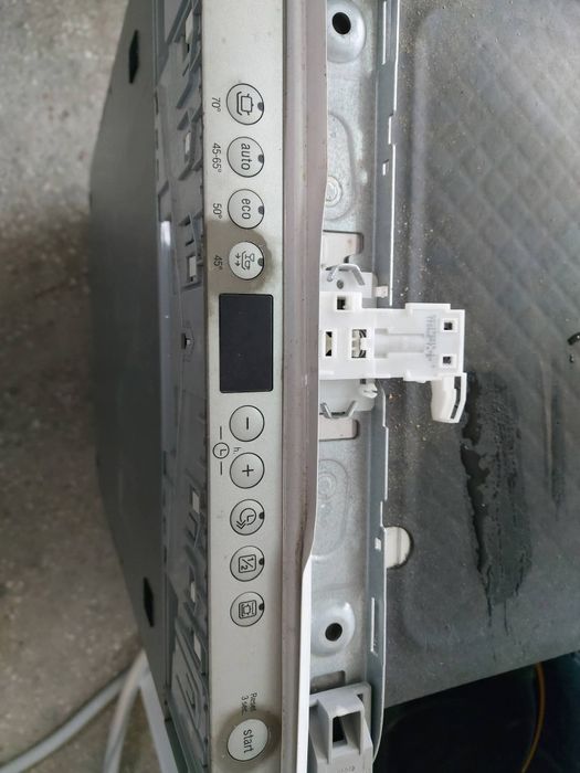 Съдомиялна Bosch 45см
Цена:230 евро
За пълно вграждане
10 комплекта
Бъ