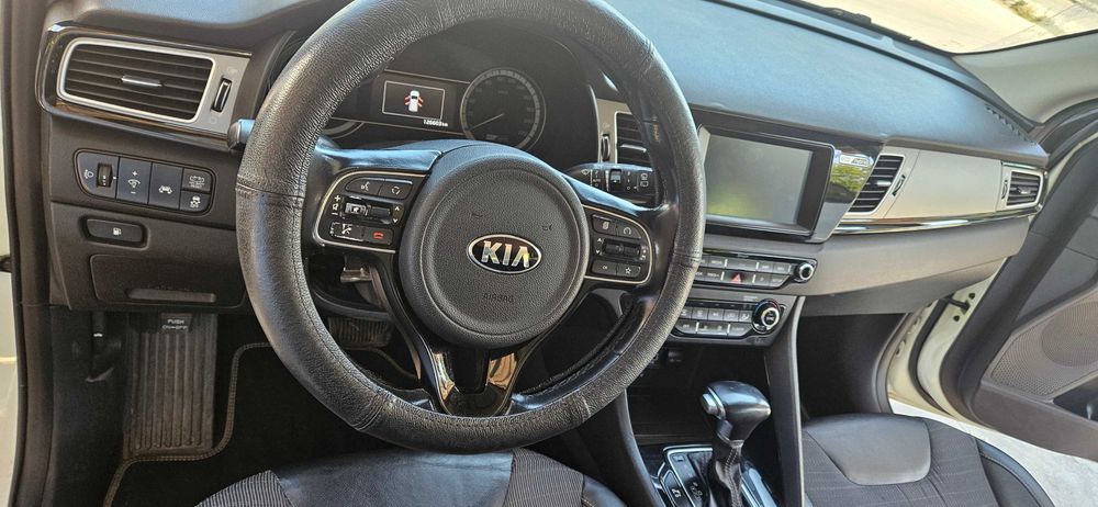 Kia Niro Hybrid Реални 127 000 км. Внос Италия. Втори собственик. Отличен хибриден автомобил с нисък разход.