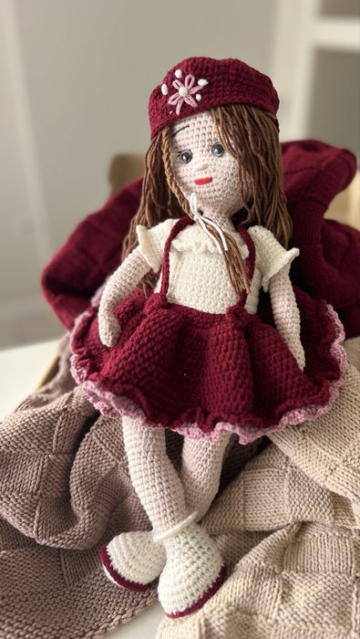 Ръчно плетена кукла 38 см
