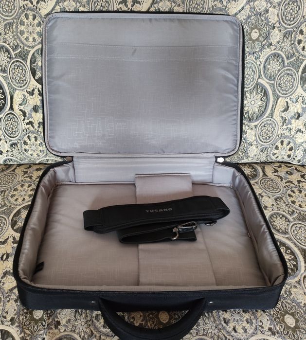 Сумка для ноутбука жёсткий каркас