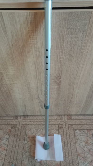 Костыль подлокотный продам.