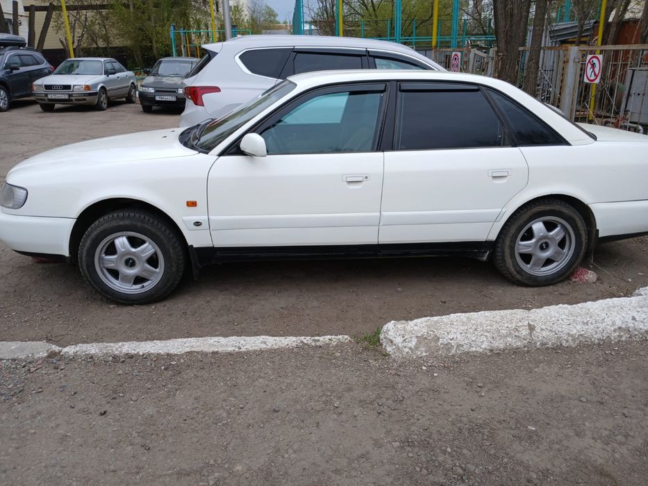 Автомобиль AUDI A 6
