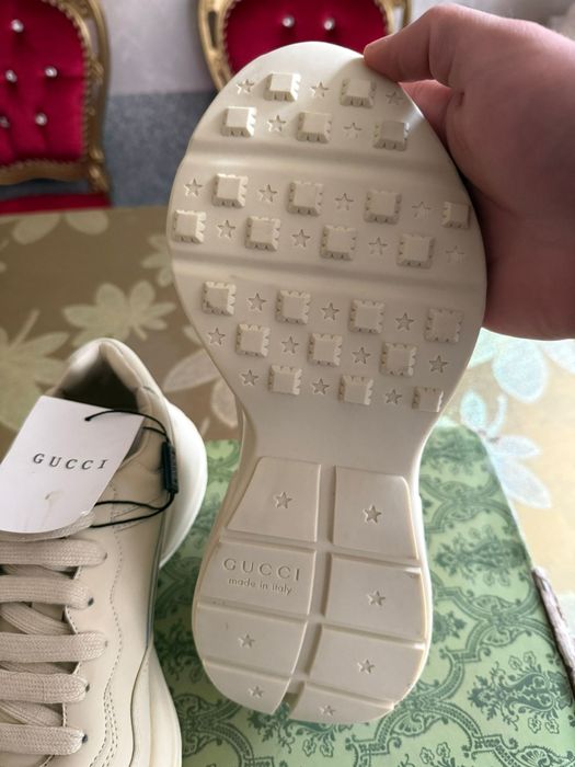 Adidași pentru bărbați gucci