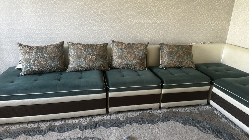 Диванина гостинную очень удобная