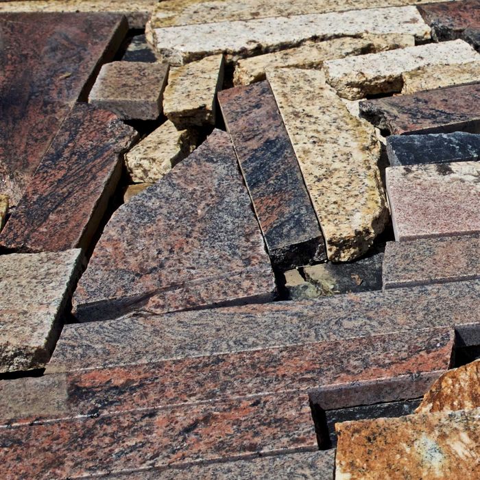 Vindem spartura roci naturale paletata si infoliata 1- 1.5 tone