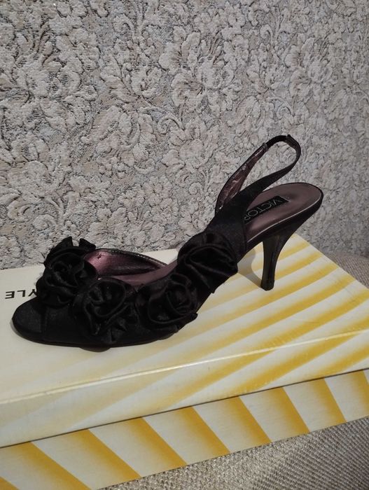 Босоножки женские