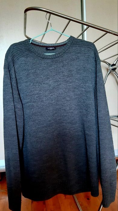 Продам кроссовки от 38 до 44  размеров.