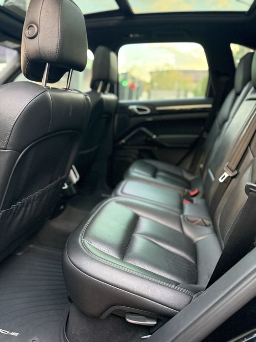 Porsche cayenne 2015