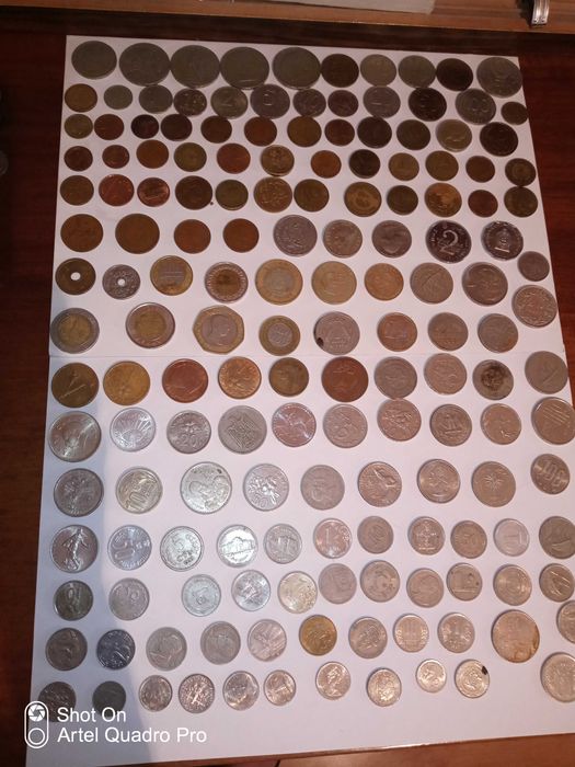 Коллекция винтажных и современных иностранных монет