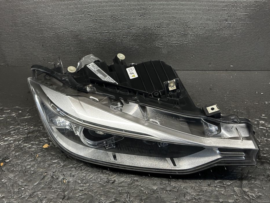 Far dreapta Bmw seria 3 f30 F31 Bixenon