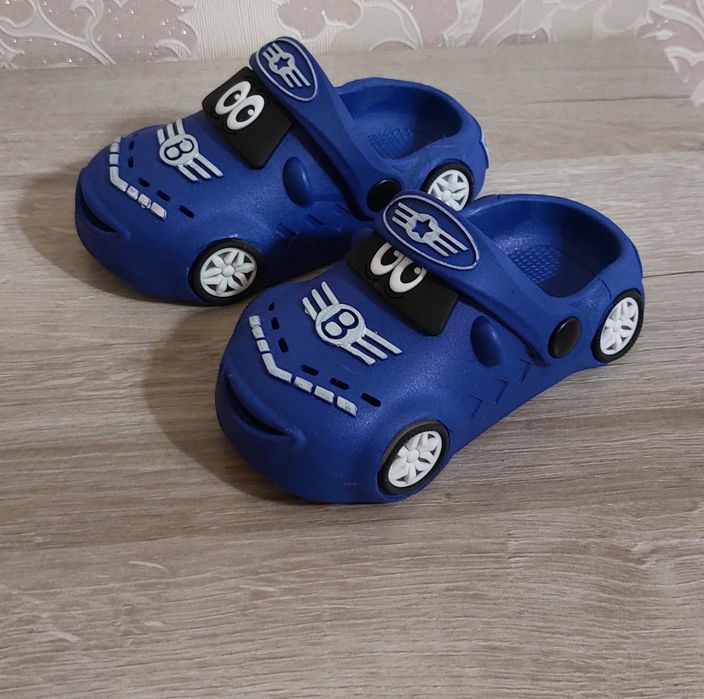 Продам детские тапочки 15см