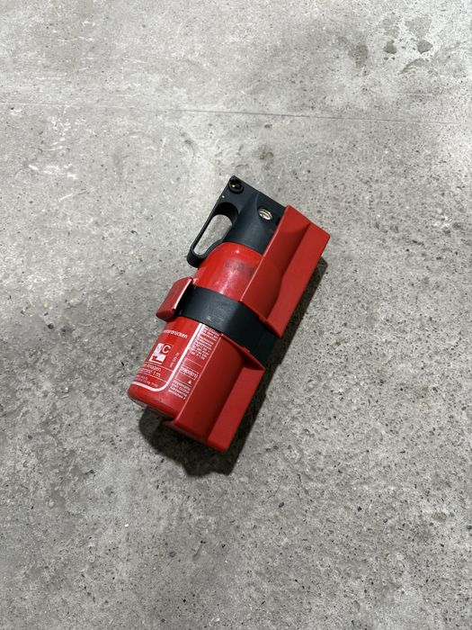 Огнетушитель на Mersedes w210