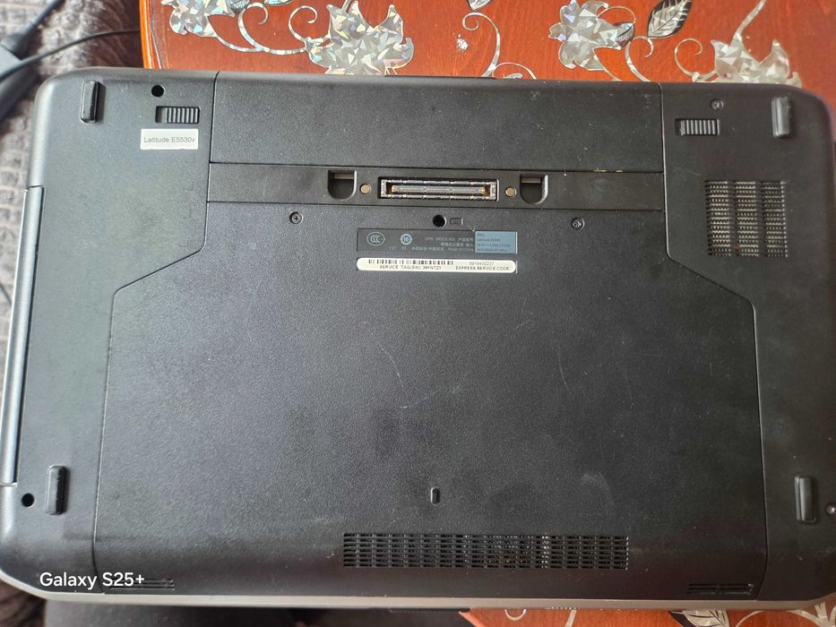 Dell Latitude E5530 512gb hard disk +128gb SSD   8gb ram