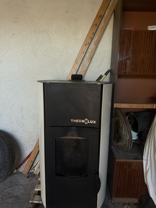 Продавам пелетна печка Thermolux с водна риза – 25 kW
