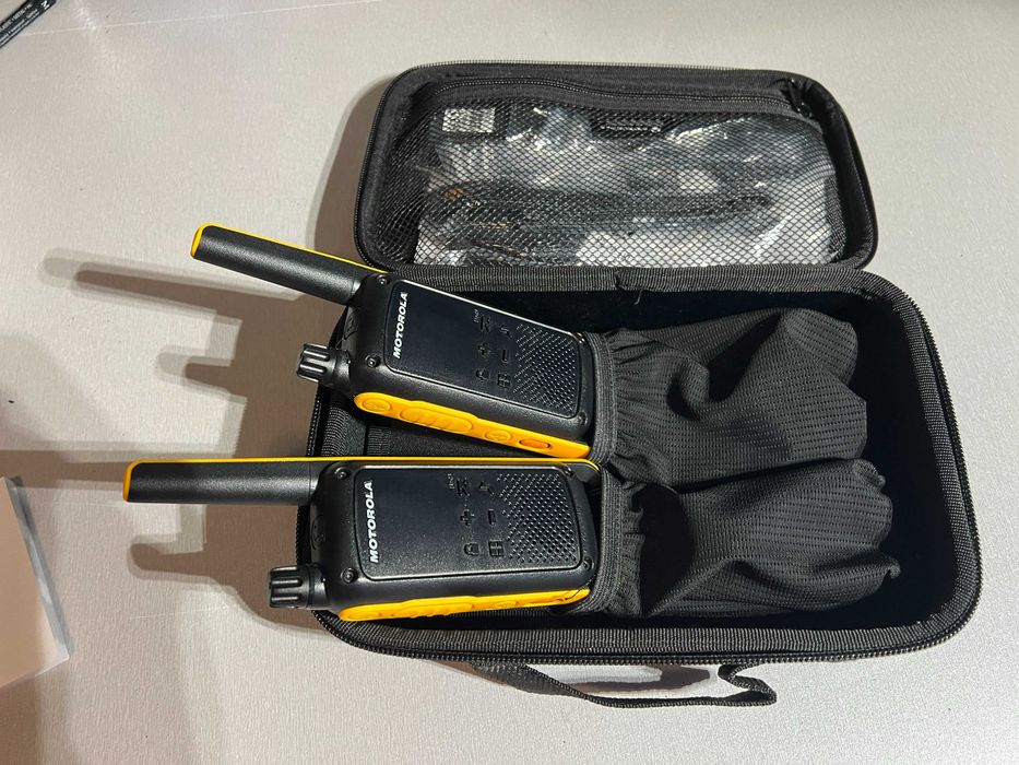 Motorola Talkabout T82 Extreme, 2 броя, с калъф